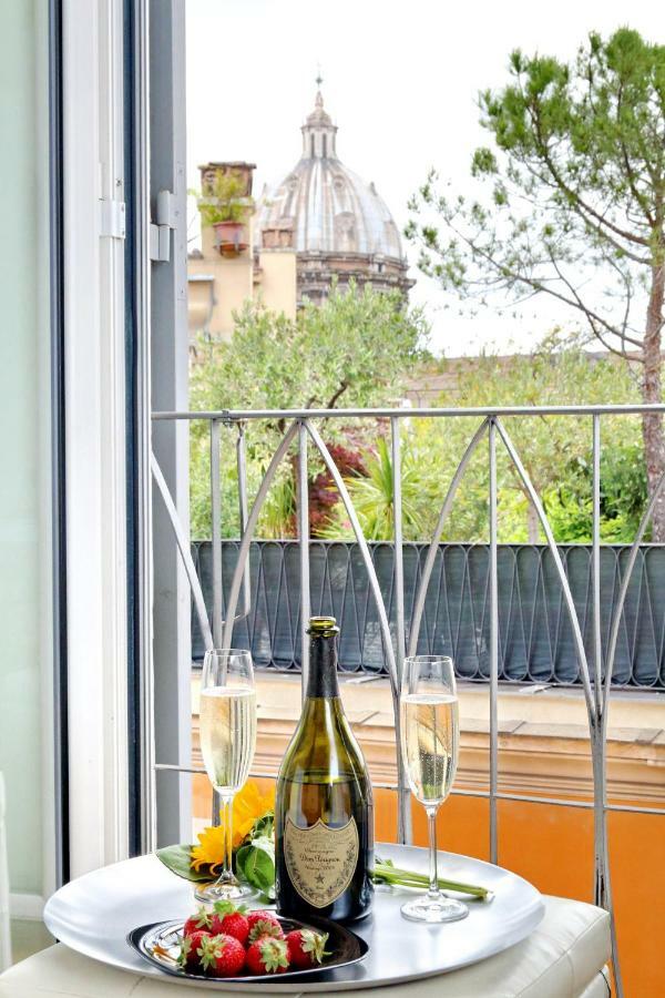 Pantheon - Argentina Luxury Apartment Rome